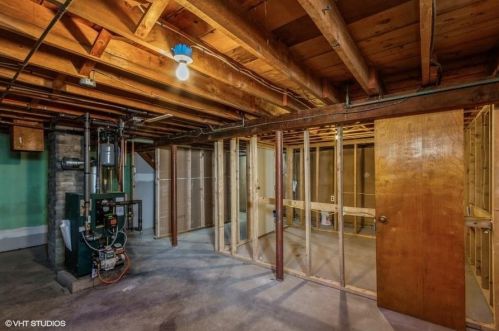 400 England St, Cumberland RI  02864-7211 exterior