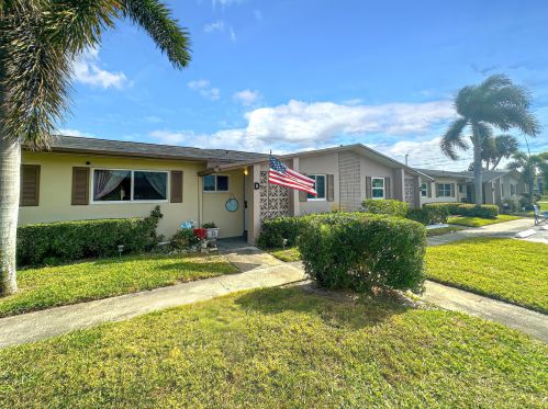 5223 Cresthaven Blvd, West Palm Beach FL  33415-8195 exterior