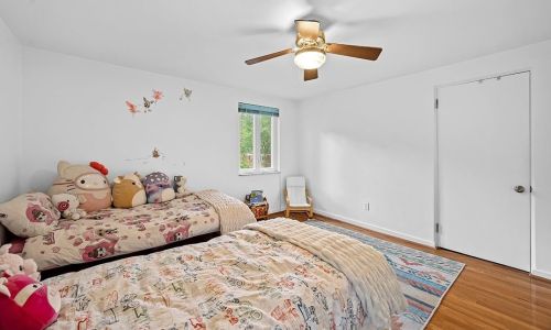 6735 Frst Gln Rd, Pittsburgh PA 15217-1825 exterior