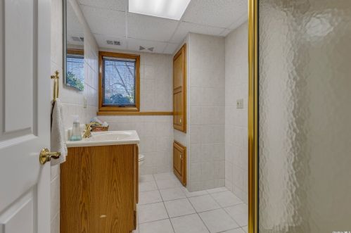 15 Purdy Ave, Elwood NY  11731-4501 exterior