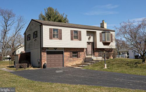 1909 Sterigere St, Norristown, PA 19403-2855