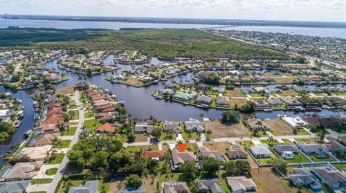 2134 19 Ave, Cape Coral FL  33990-4113 exterior