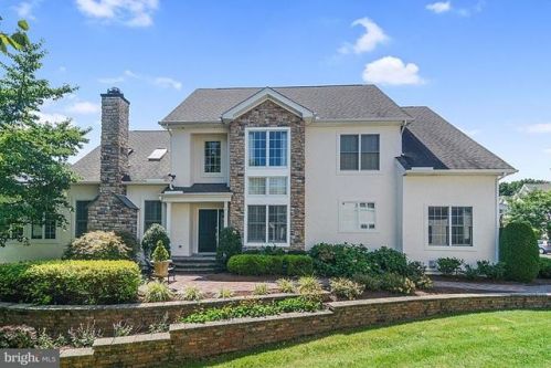 25 Brianna Rd, Southampton, PA 18966-5004