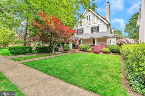 2409 17th St, Wilmington, DE 19806-1310