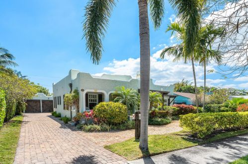 110 7th St, Delray Beach, FL 33444-3922