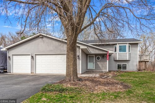 13605 Geneva Ave, Lino Lakes, MN 55038-9221