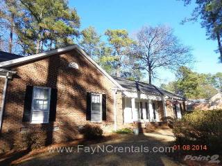 502 Thorncliff Dr, Fayetteville NC  28303-5224 exterior
