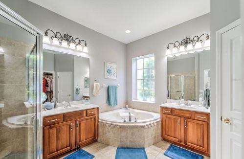 413 Islebay Dr, Ruskin FL  33572-3332 exterior