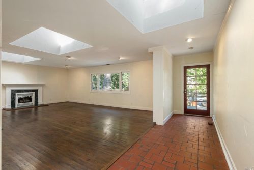 5372 Montecito Ave, Santa Rosa CA 95404-1954 exterior