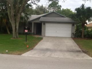 8550 Eaglewood Way, Hobe Sound FL  33455-7601 exterior