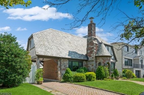 716 Avenue C, Bayonne NJ  07002-2542 exterior