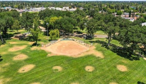 8931 El Mirador Dr, Elk Grove CA 95624-2336 exterior