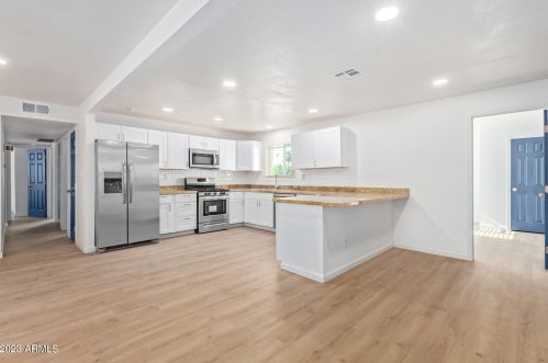 3602 Eva St, Phoenix, AZ 85051-3354