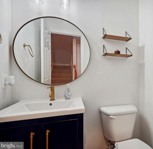 9269 Laurel Ridge Crossing Rd, Lorton VA  22079-2960 exterior