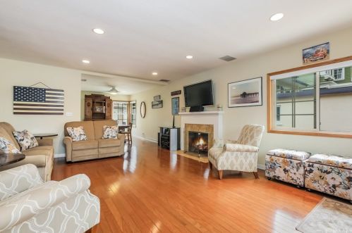575 27th St, Manhattan Beach CA  90266-2209 exterior