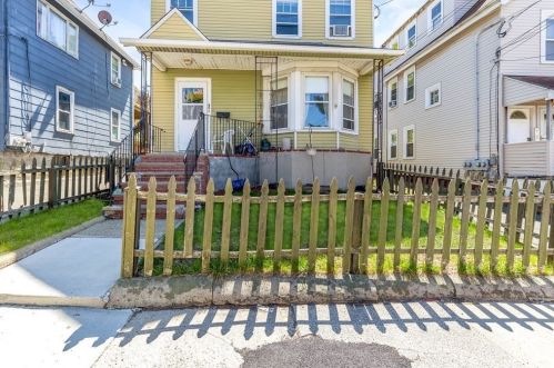 60 Woodville St, Everett, MA 02149-1119