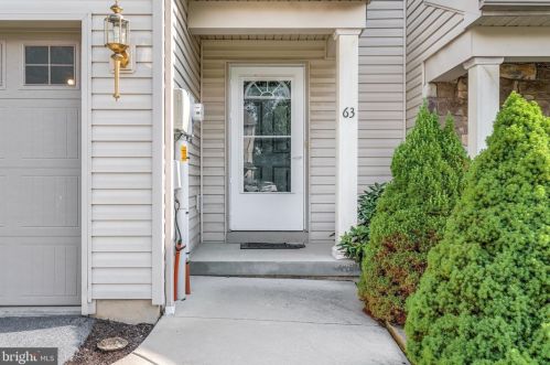 63 Crooked Dr, West Enola, PA 17025-1522