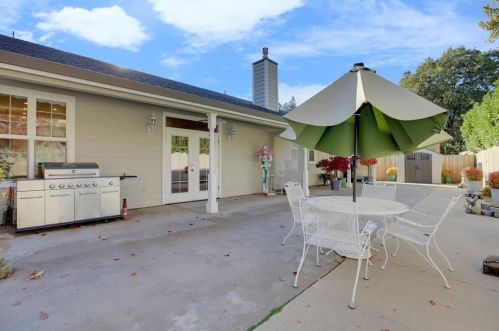 125 Scotia Pne Cir, Grass Valley CA  95945-5418 exterior