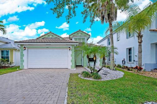 8711 Tally Ho Ln, West Palm Beach, FL 33411-4541