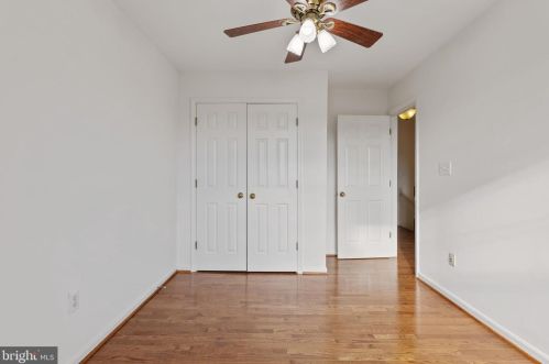 2485 Wheat Meadow Cir, Herndon VA  20171-3055 exterior