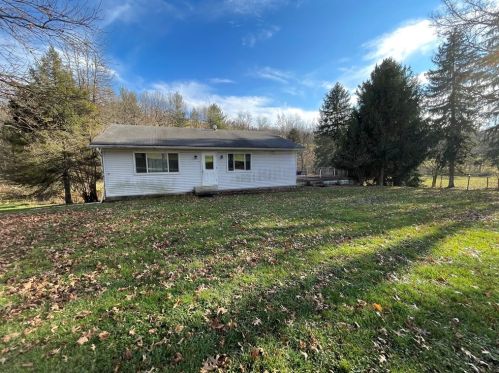 330 Rural Valley Rd, Claysville, PA 15323-1339