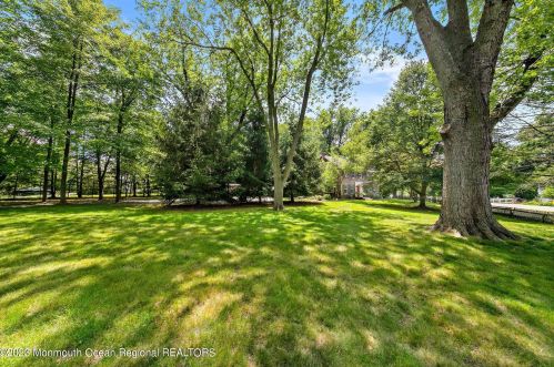 904 Sycamore Ave, Tinton Falls NJ 07724-3132 exterior