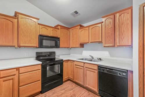 1519 24th Ave, Kenosha, WI 53140-6317