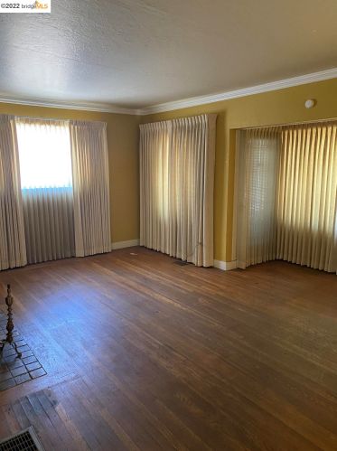 6035 Holway St, Oakland CA  94621-4137 exterior
