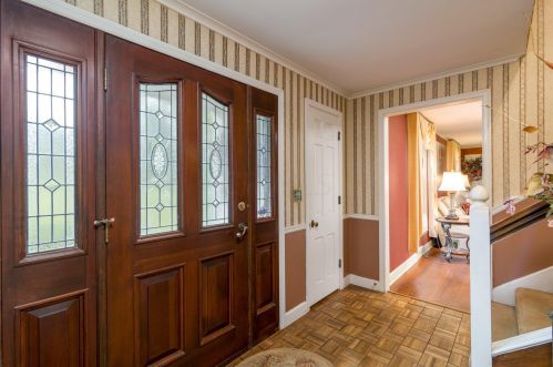 1285 New Gambier Rd, Mount Vernon, OH 43050-8582