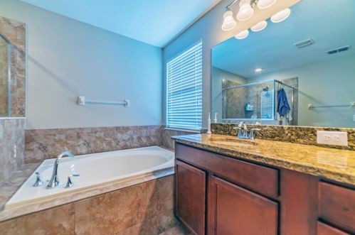 10103 Newminster Loop, Ruskin FL  33573-6727 exterior