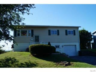 723 Circle Dr, Catasauqua, PA 18032-1419