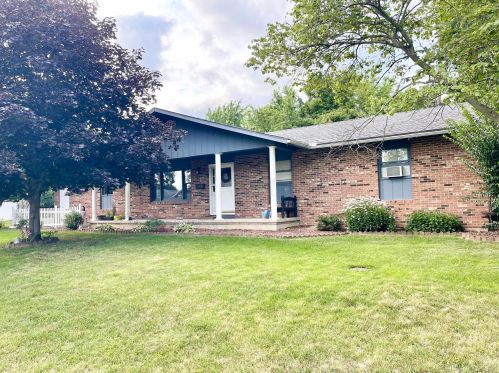 8 Willis Ct, Washington Ch, OH 43160-1073