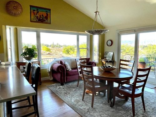 3331 Zaina Ln, Ukiah CA  95482-6962 exterior