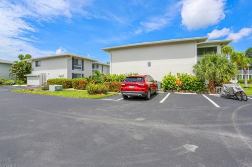 195 Peppermint Ln, Naples FL  34112-5116 exterior