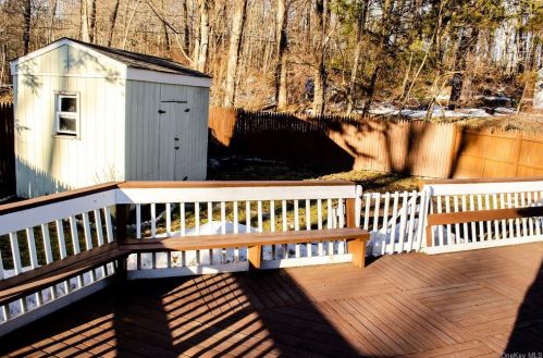 36 Floradan Rd, Tompkins Corners NY  10579-3032 exterior