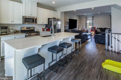 119 Nathan Dr, Riverton NJ  08077 exterior