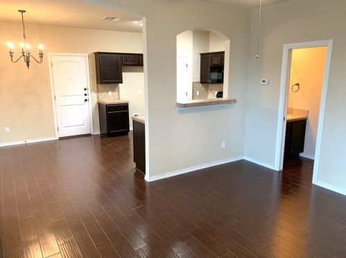 215 College St, Georgetown TX  78626-4102 exterior