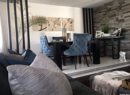 72-10 Almeda Ave, Far Rockaway NY  11692-0015 exterior