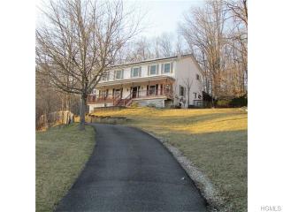31 De Colores Dr, Kent Lakes, NY 10512-1523