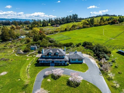 6301 Highland Pl, Sebastopol CA  95472-6100 exterior