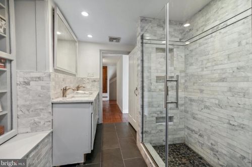 737 Hoover Rd, Blue Bell PA  19422-2015 exterior