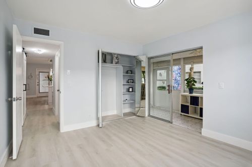 916 Flanders T, Delray Beach FL  33484-5354 exterior