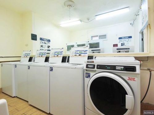 3817 Ventnor Ave, Atlantic City NJ  08401-5923 exterior