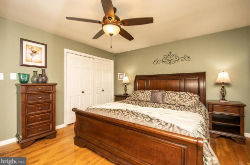 20557 Gleedsville Rd, Leesburg VA 20175-6532 exterior