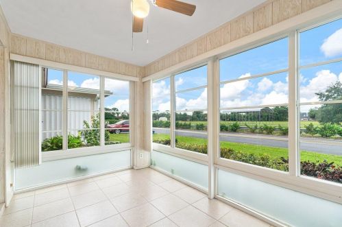 4570 4th St, Delray Beach, FL 33445-1717