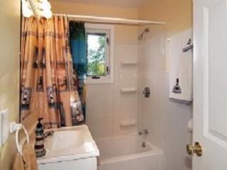 58 Chestnut Ave, South Kingstown RI  02882-6113 exterior