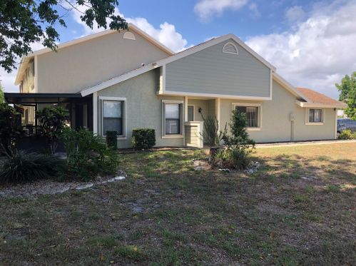 1426 Colchester Cir, Fort Pierce, FL 34952-4270