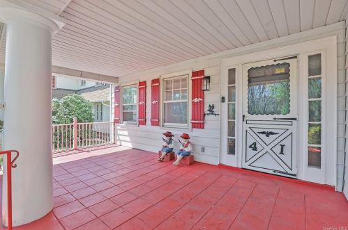 41 Storer Ave, New Rochelle, NY 10803-1717