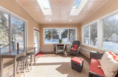 4144 Menomonee Riv Pkwy, Milwaukee WI 53222-1135 exterior