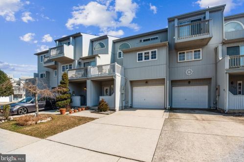 404 Sea Horse Rd, Brigantine City, NJ 08203-1350